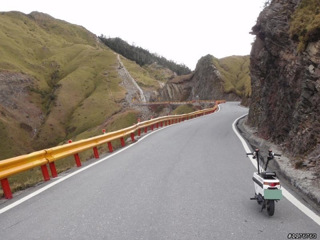 騎著 HONDA MOTOCOMPO 征服武嶺 中橫之旅 ! 感謝參觀及回覆,訂做純銀項鍊當抽獎贈送 詳情見160樓