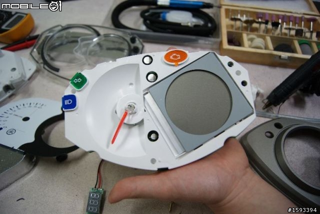 (分享)五期新勁戰 DIY電壓表