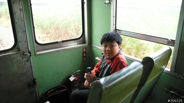 白鐵仔,藍皮車--花東火車懷舊之旅