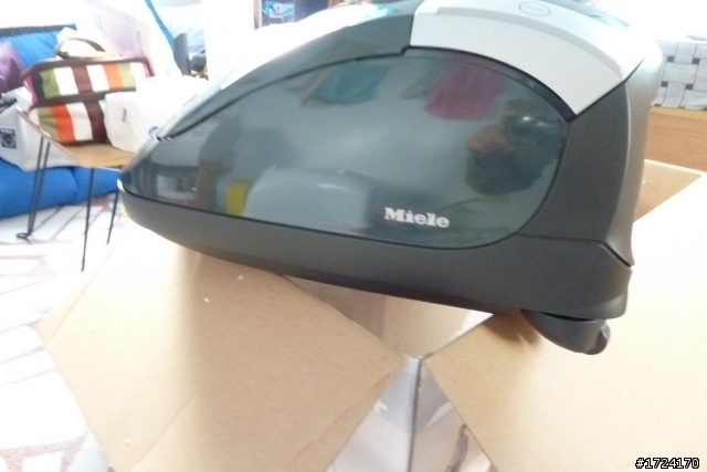 在Mobile01 爬了很久的文, 我買了Miele S4282 (開箱+圖文並茂)