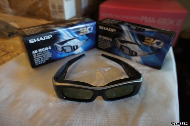 四原色革命【Quattron】SHARP LC-60XF3DT~3D液晶電視初登場(簡易開箱。圖多= =)