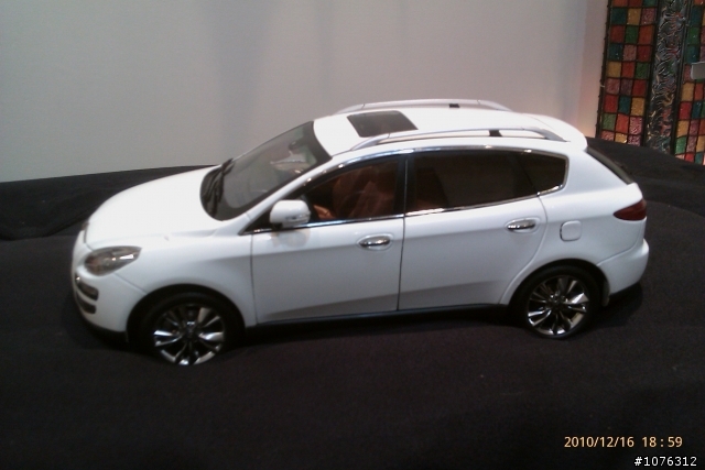 LUXGEN SUV 1:18 模型車開箱文..新增圖片