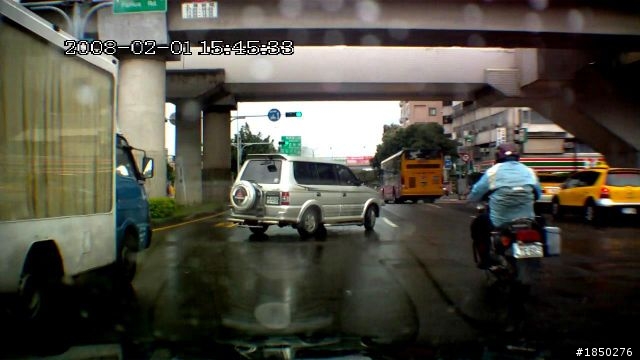 (急)..肇事逃逸...幫忙找車牌...有高手可以幫忙解析車牌嘛....