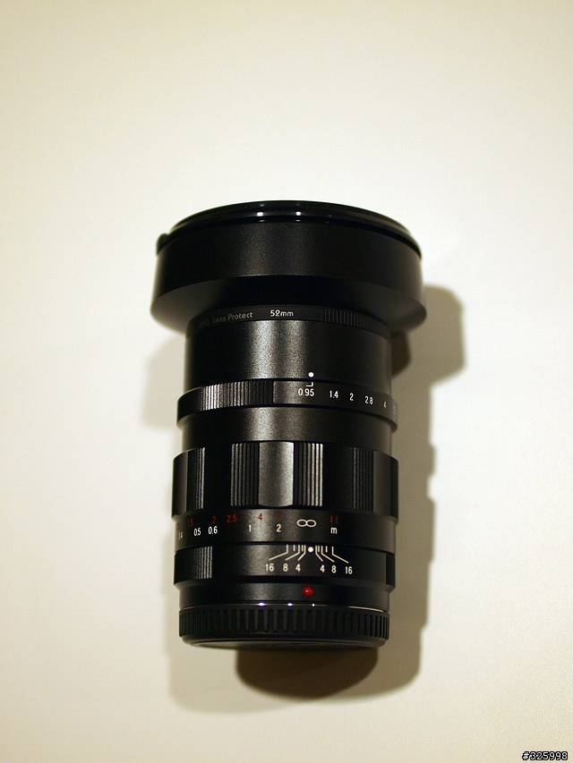 Voigtlander Nokton 25mm F0.95