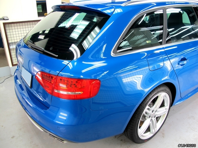 (更新 Caractere空力套件)B8 S4 AVANT 5N藍 開箱