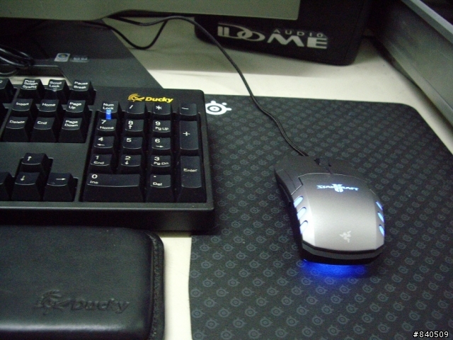 Razer Spectre幽魂星海2滑鼠開箱