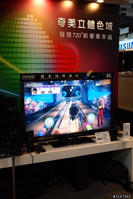 資訊展見到了想買的LED TV奇美46Z8000D