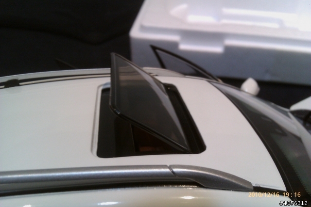 LUXGEN SUV 1:18 模型車開箱文..新增圖片