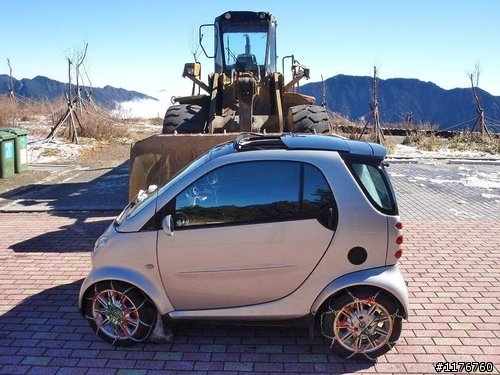 載著 HONDA MOTOCOMPO モトコンポ 合歡山賞雪之旅 !