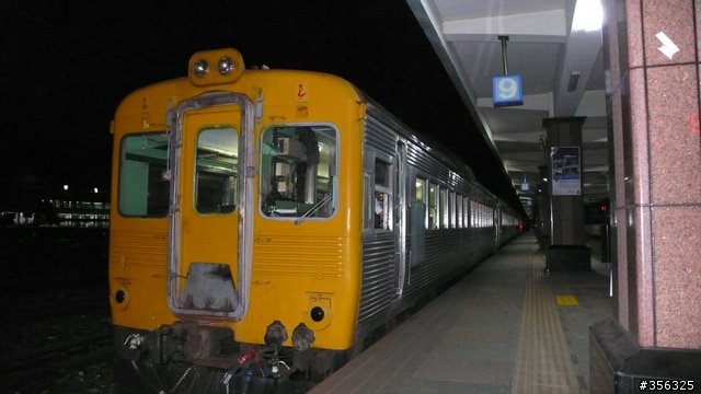 白鐵仔,藍皮車--花東火車懷舊之旅