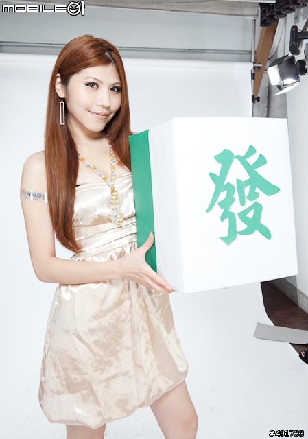 【採訪】臉書五姬加持 昨日進棚拍攝《正妹麻將》遊戲置入照片