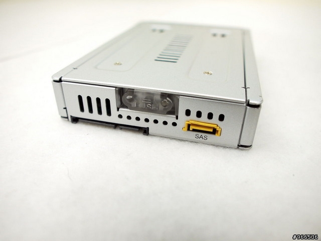 2.5吋磁碟機的新家-ICYDOCK MB982IP-1S 轉接盒