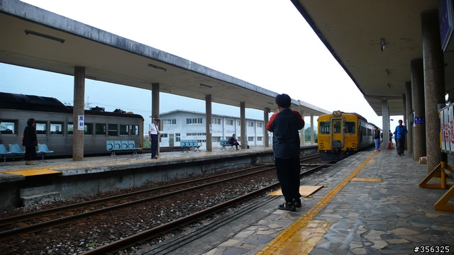 白鐵仔,藍皮車--花東火車懷舊之旅