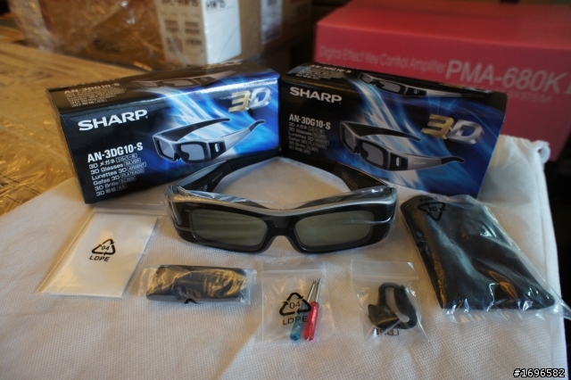 四原色革命【Quattron】SHARP LC-60XF3DT~3D液晶電視初登場(簡易開箱。圖多= =)