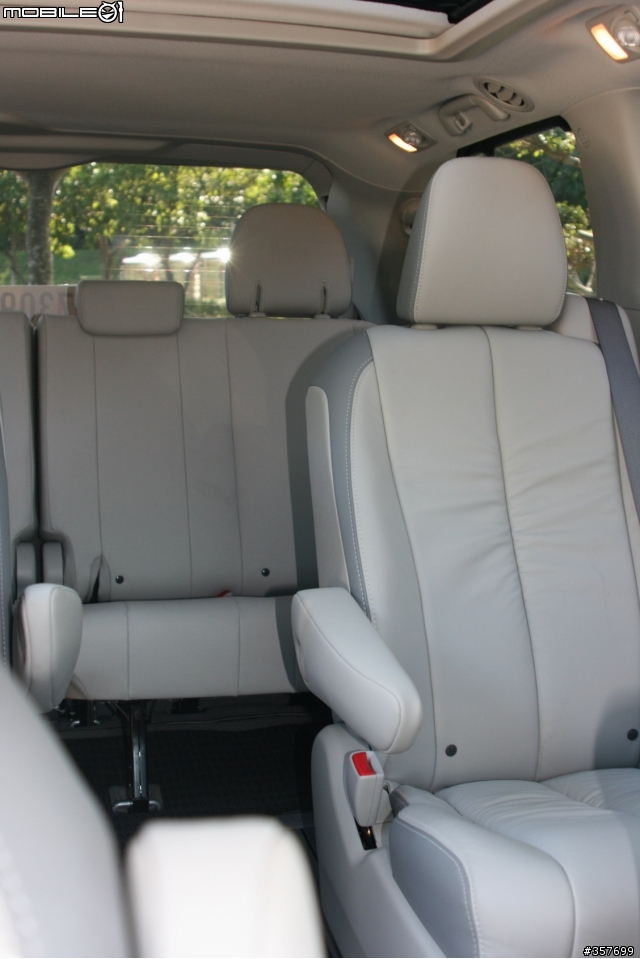 Sienna Limited 2010 全配--新增使用感想 32樓