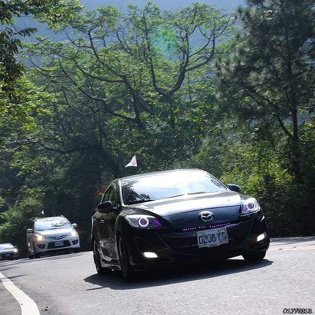 聖誕繽紛樂 跟著MAZDA “ZOOM ZOOM HUG”一起去草嶺國小(感動全記錄)