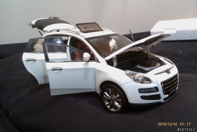 LUXGEN SUV 1:18 模型車開箱文..新增圖片