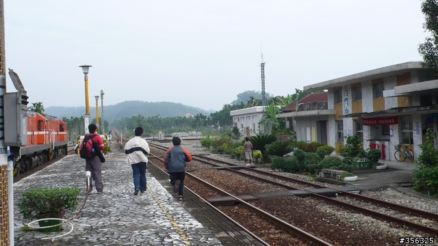 白鐵仔,藍皮車--花東火車懷舊之旅
