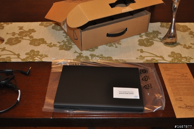 Google Cr-48 Chrome laptop 小開箱