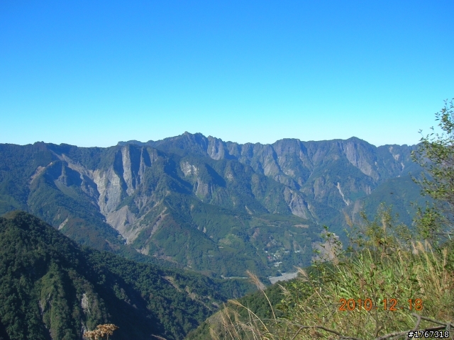 踏雪尋梅~之東埔泡湯行(12/19新增烏松崙梅景!)