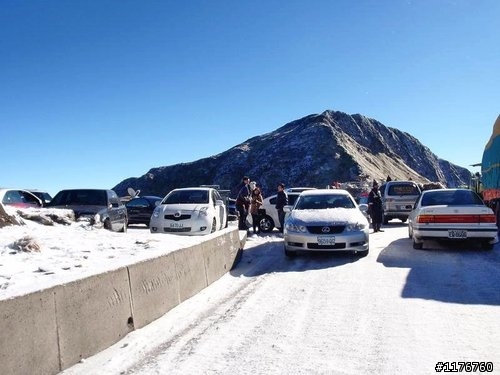 載著 HONDA MOTOCOMPO モトコンポ 合歡山賞雪之旅 !
