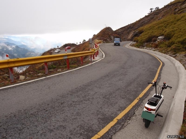 騎著 HONDA MOTOCOMPO 征服武嶺 中橫之旅 ! 感謝參觀及回覆,訂做純銀項鍊當抽獎贈送 詳情見160樓