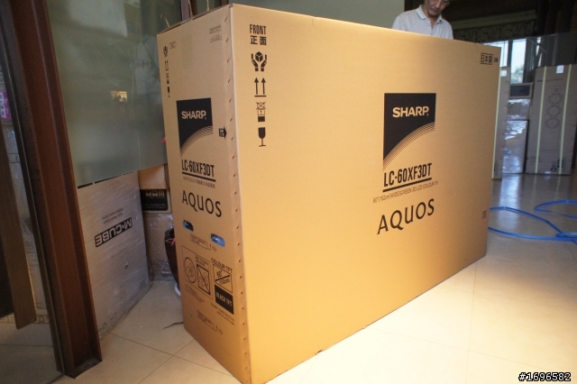 四原色革命【Quattron】SHARP LC-60XF3DT~3D液晶電視初登場(簡易開箱。圖多= =)