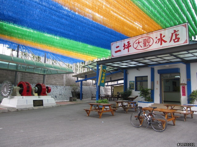 踏雪尋梅