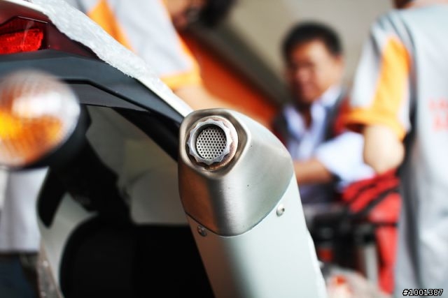 【開箱】2011 KTM SIXDAYS 特別版越野車 紀錄側拍