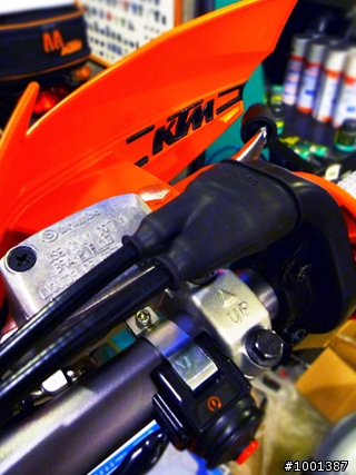 【開箱】2011 KTM SIXDAYS 特別版越野車 紀錄側拍