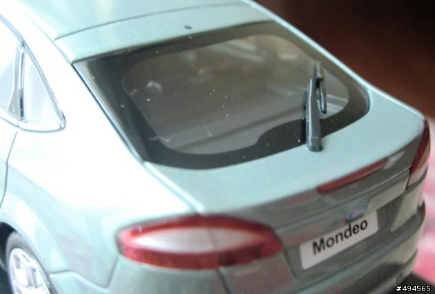Ford Mondeo MK4 Hatchback 福特原廠精品 1:43 (Minichamps 代工)