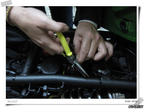 分享 kawasaki versys安裝機車小U電源供應器