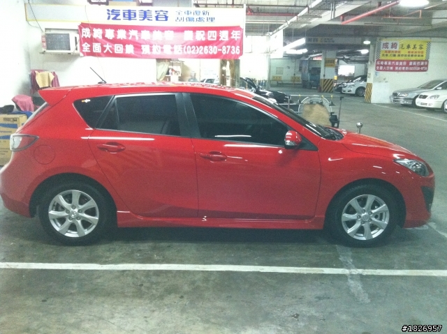 遲來的開箱文 Mazda3 5D (圖多)