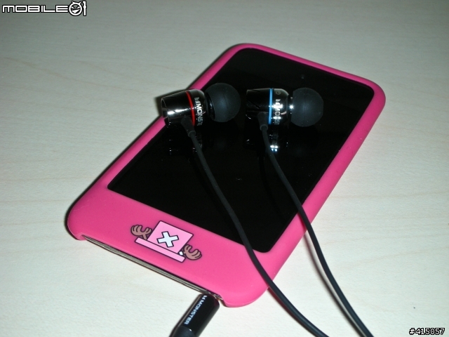 【分享】iPod touch 4+喬巴保護套+堤花包膜+Monster Turbine