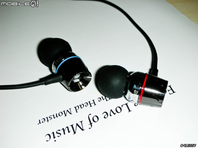 【分享】iPod touch 4+喬巴保護套+堤花包膜+Monster Turbine