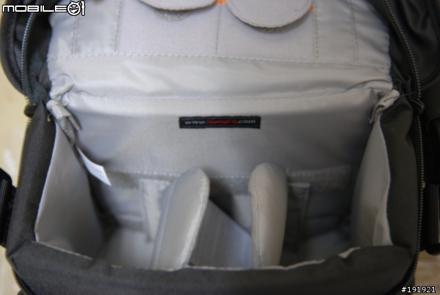 開袋文--我的BF2『LOWEPRO NOVA 160』