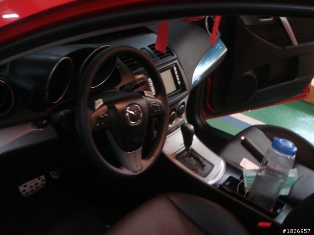 遲來的開箱文 Mazda3 5D (圖多)