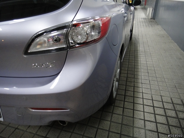 New mazda 3 2.5s 第一次被撞......小鯊魚受傷了.....(1/4更新)