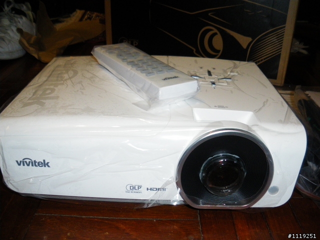 遲來的vivitek H1080 投影機開箱~~