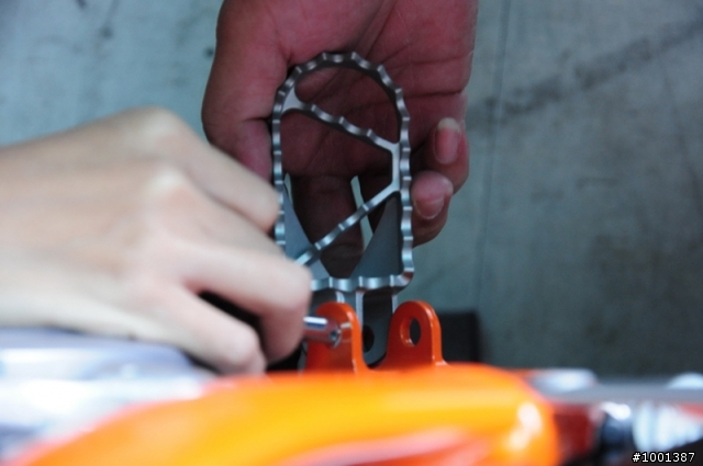 【開箱】2011 KTM SIXDAYS 特別版越野車 紀錄側拍