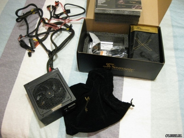 終於狠下心買了~我一輩子最好的電腦!i7 2600K + 3張 GTX570 (圖更新)