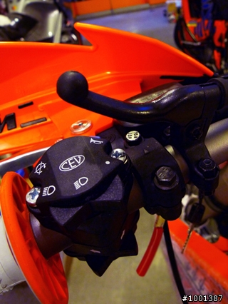 【開箱】2011 KTM SIXDAYS 特別版越野車 紀錄側拍