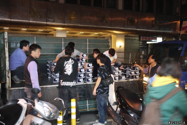 是熱騰騰的GF2公司貨喔&不專業的開箱文