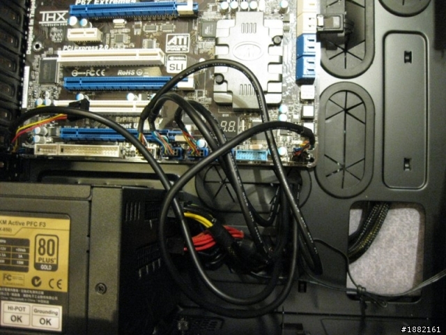 終於狠下心買了~我一輩子最好的電腦!i7 2600K + 3張 GTX570 (圖更新)