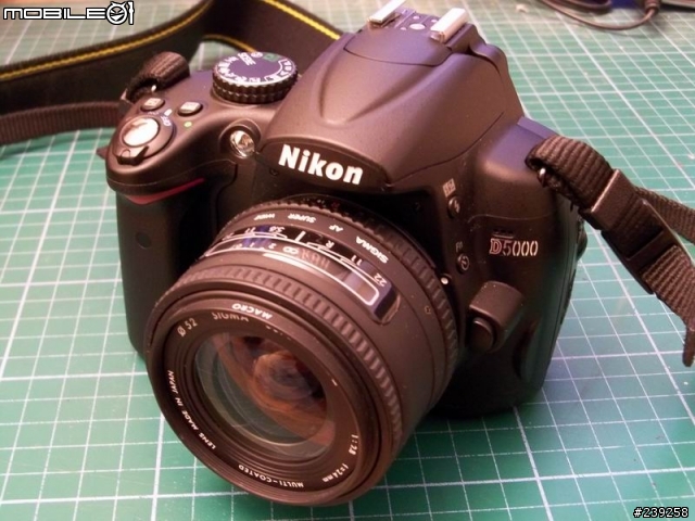 D5000的小巧機身蓋 - Sigma 24mm f2.8 小巧定焦鏡