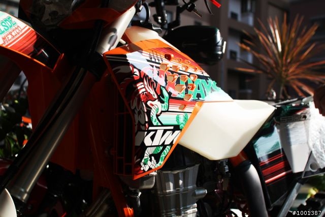 【開箱】2011 KTM SIXDAYS 特別版越野車 紀錄側拍