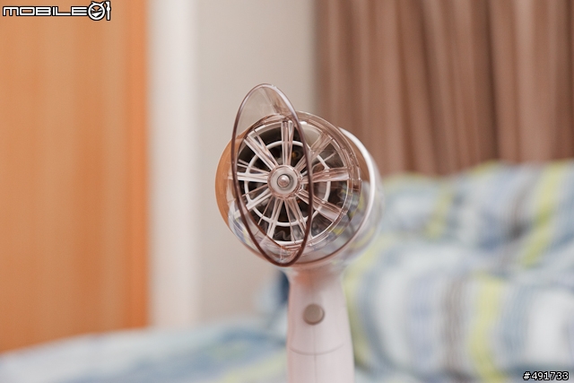 PHILIP 飛利浦負離子溫控吹風機 HP8203 入手分享