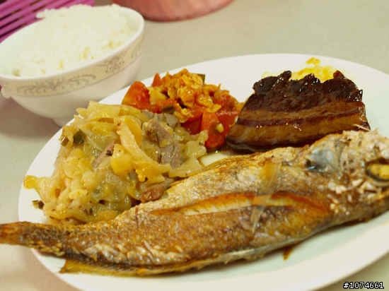 (高雄食記)阿秀烏魚子小吃部~只有中午營業.近光華夜市