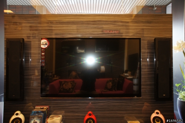 老掉牙的簡易開箱~LG 47LX9500 超薄型3D液晶電視~