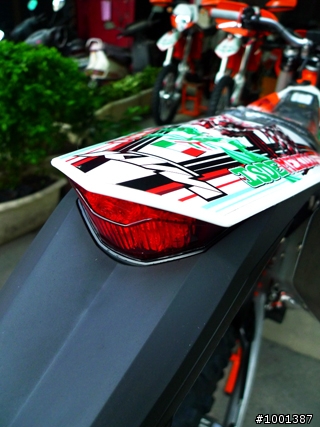【開箱】2011 KTM SIXDAYS 特別版越野車 紀錄側拍